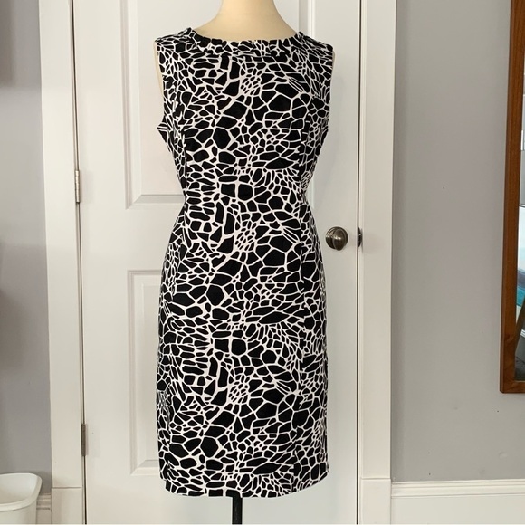 Kim Rogers Black and White Sheath Dress with collar detail size 14 - Picture 3 of 8